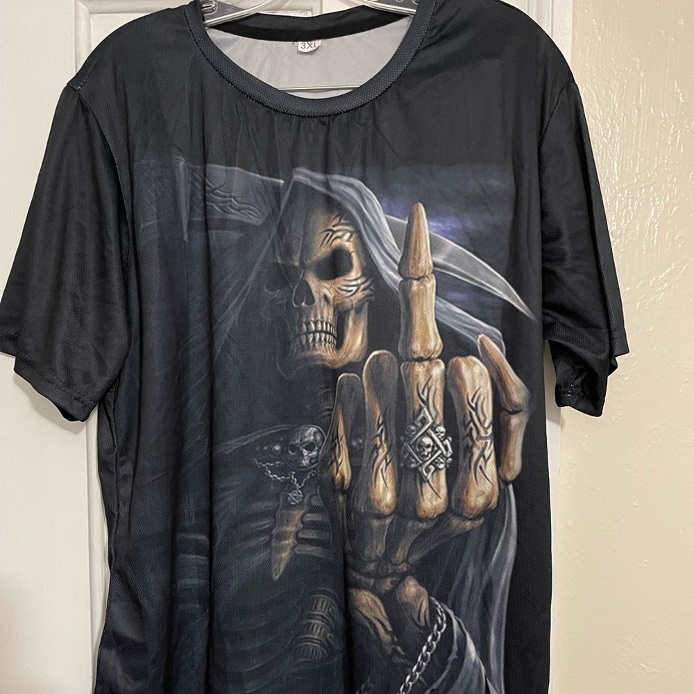 MENS BLACK SKULL T-SHIRT W/MIDDLE FINGER~NWT